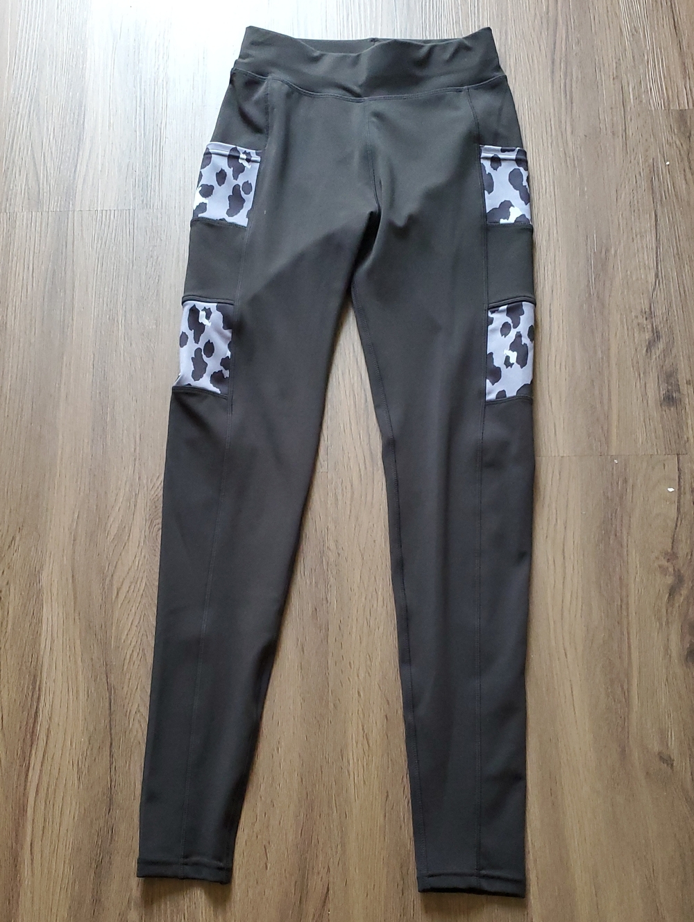 POP Fit Black Leggings with Gray Camo Pocket Panels
